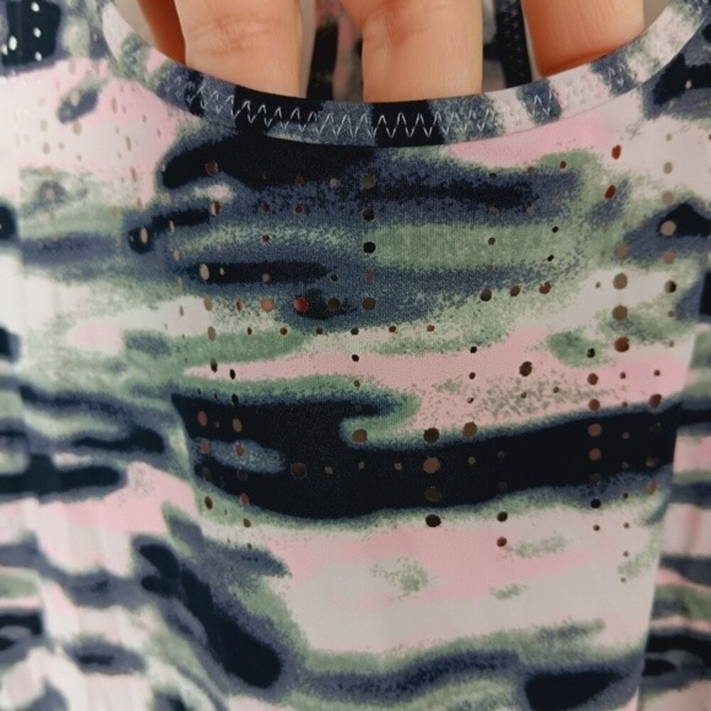 Lululemon Water Bound‎ Singlet - Picture 7 of 11